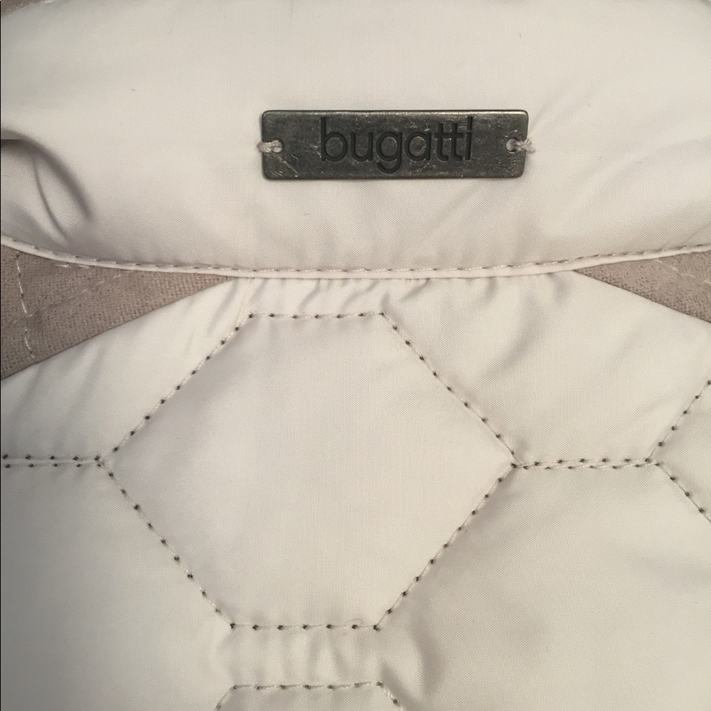 Bugatti - Picture 3 of 3